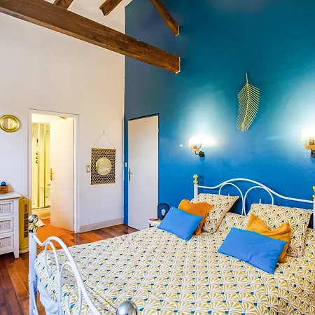 Piscine, Jacuzzi 2p Monflanquin Hébergement de vacances *