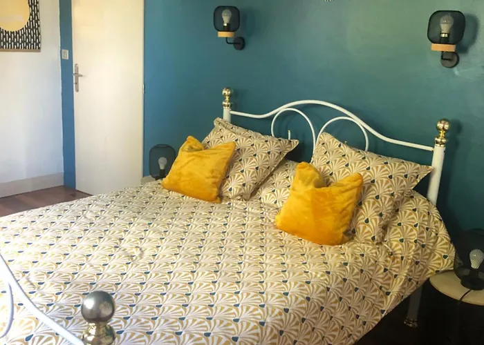 Feriehus Piscine, Jacuzzi 2p Monflanquin *